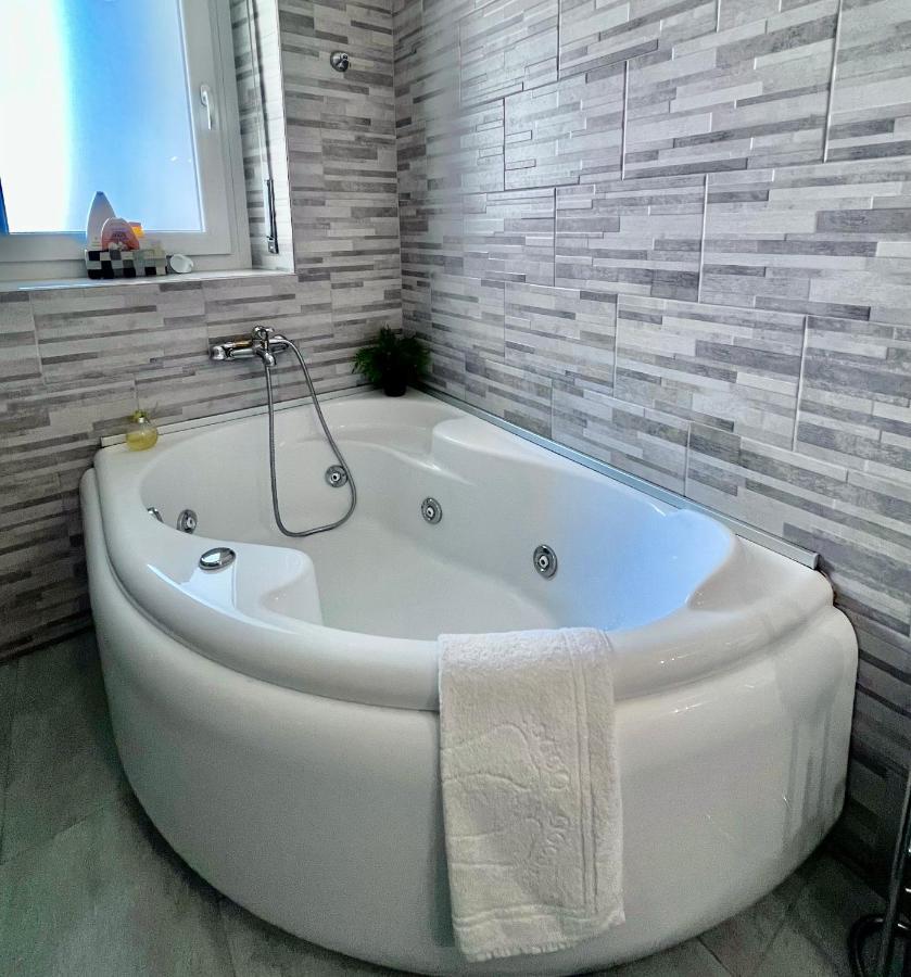 Casa Vacanze Torino Con Vasca Idromassaggio 외부 사진